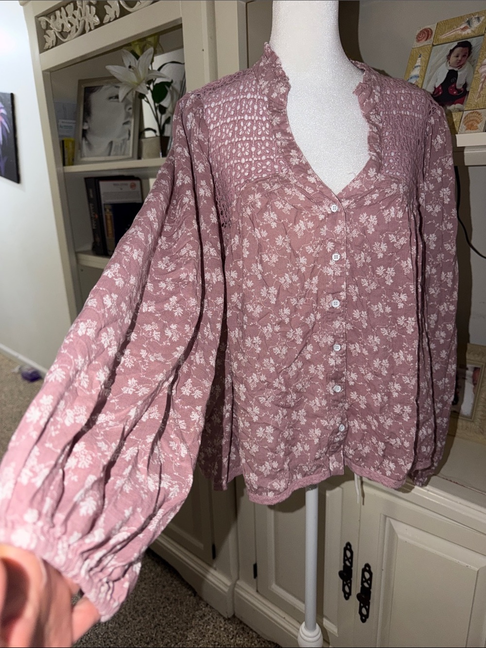 Women’s Dusty Rose Floral Button-Down Blouse with Lace Trim